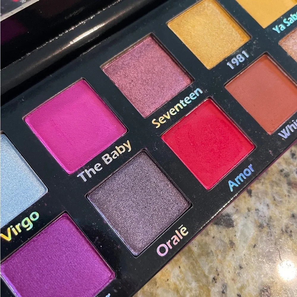 Pinky Rose 80’s Baby Eye Shadow Palette - Picture 5 of 8